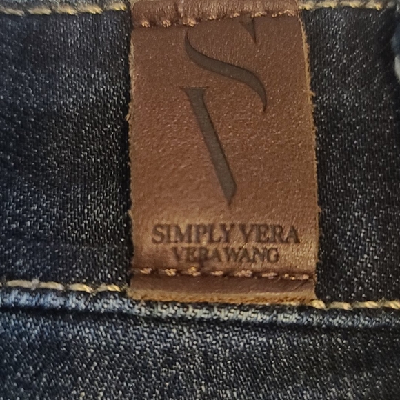 Vera Wang jean shorts - Picture 5 of 5